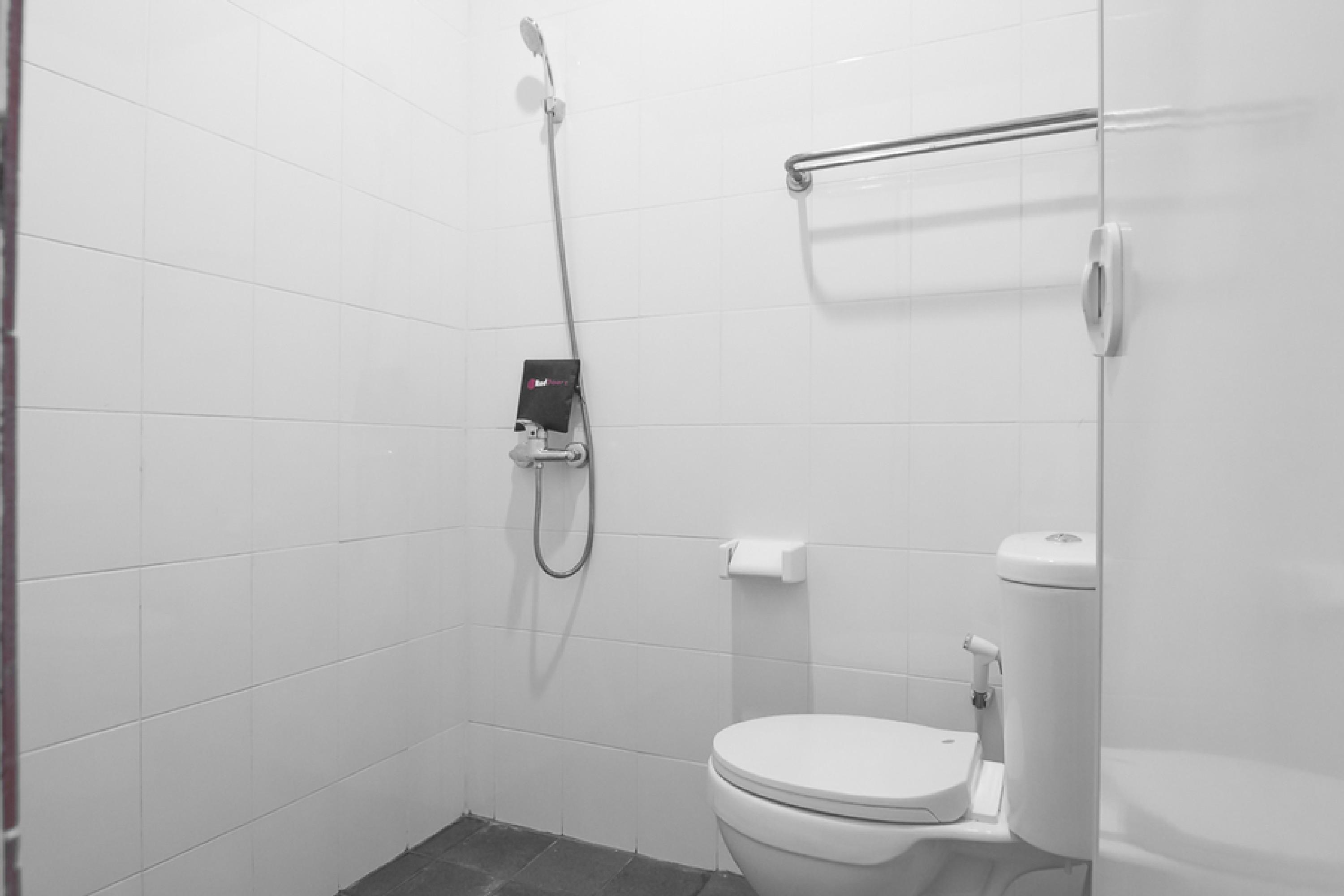 Reddoorz Near Itc Mangga Dua Hotel Джакарта Екстериор снимка