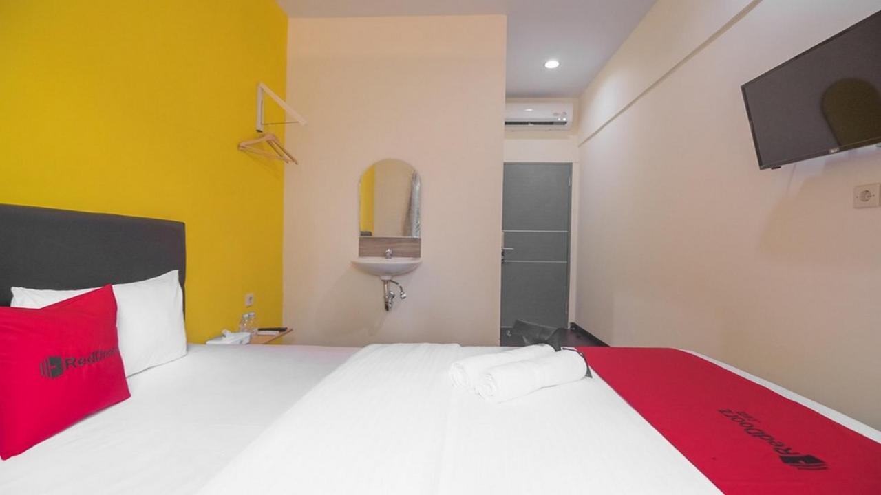 Reddoorz Near Itc Mangga Dua Hotel Джакарта Екстериор снимка